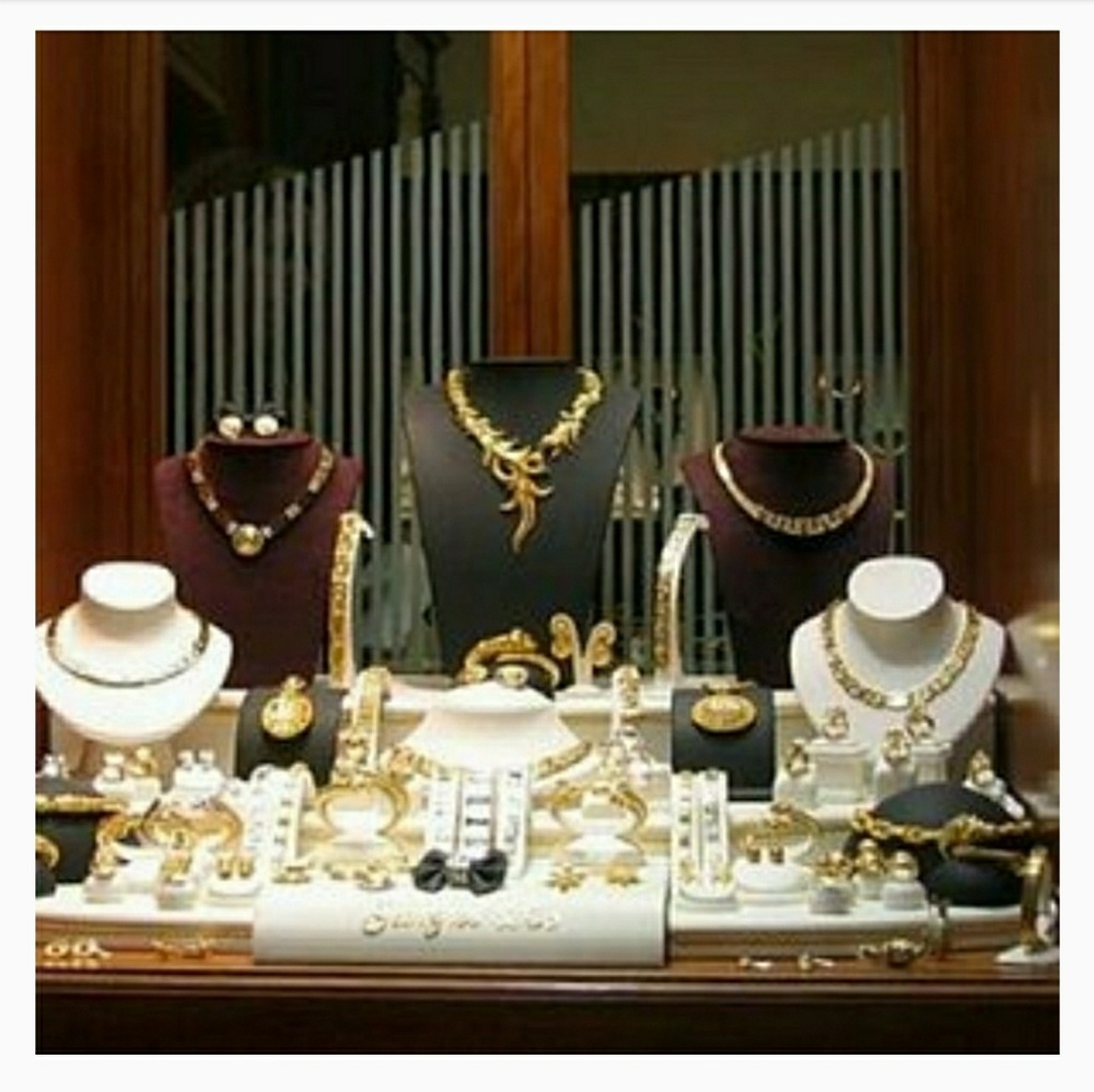Annie's Jewel Box @New Emporium